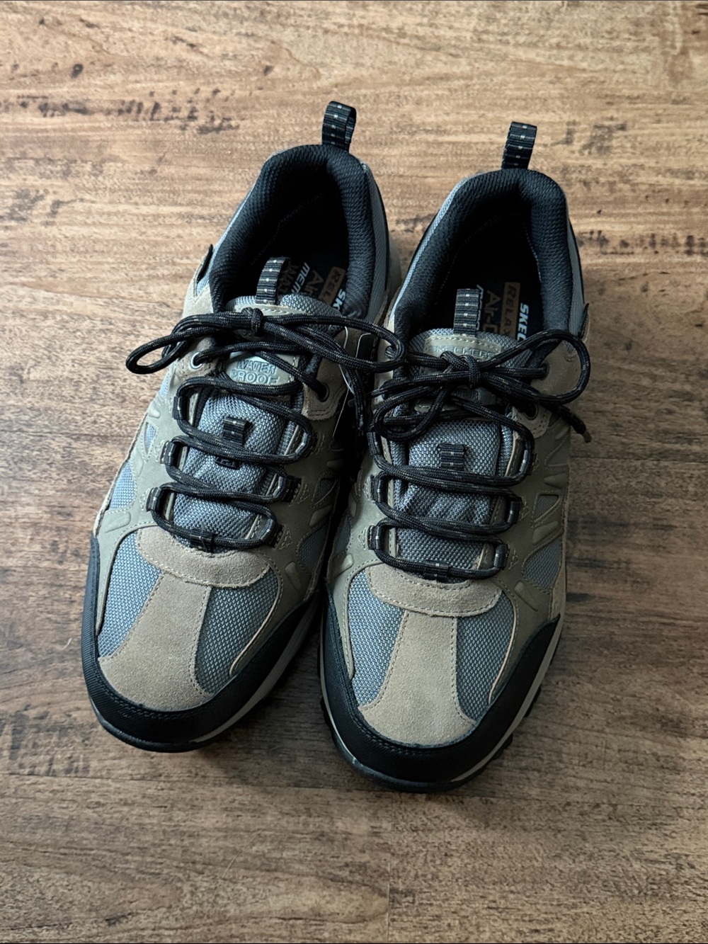 Skechers Men’s Outdoor Trail Sneakers in Gray and Tan size 10